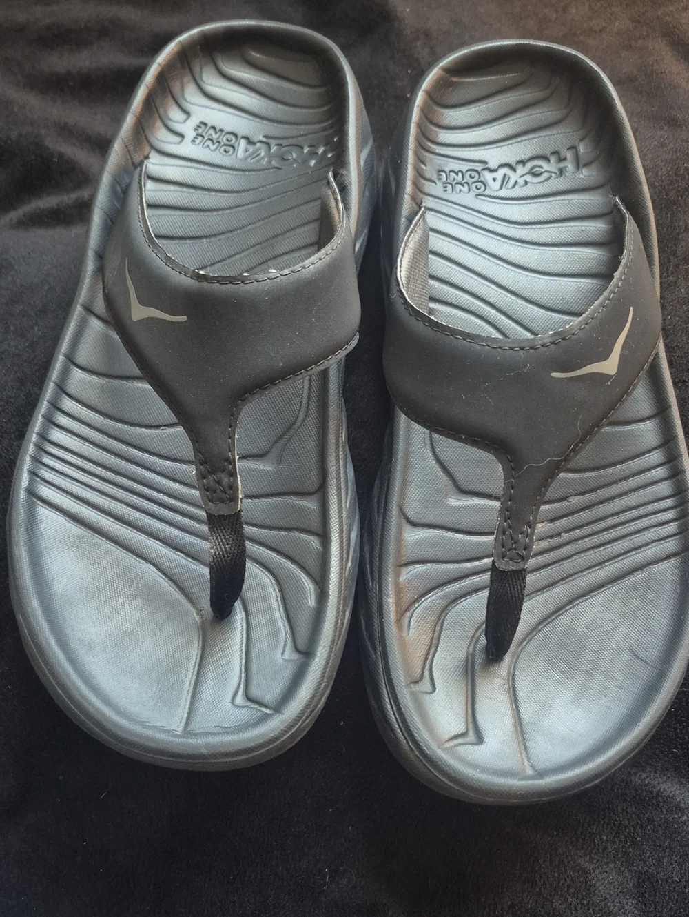 Hoka One One Unisex Black Sporty Flip Sandals Size M8 W10